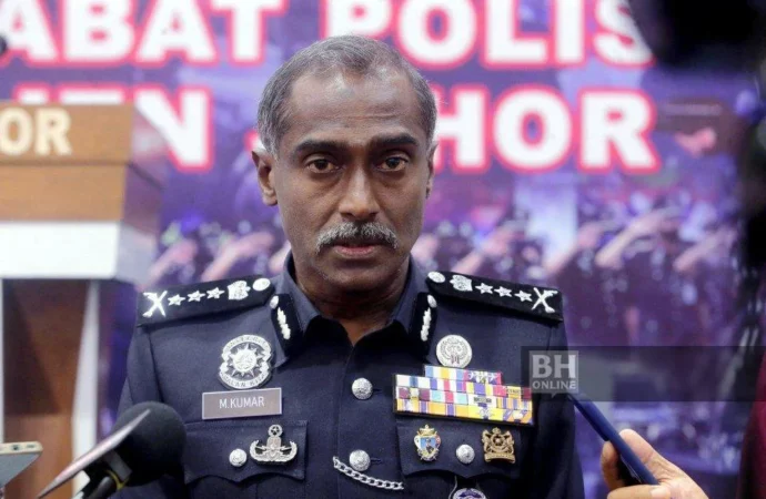 பேஸ்புக்கிலிருந்து டார்க் இணையம் வரை: குழந்தை வணிகக் குழுவை முறியடித்த போலீஸ்