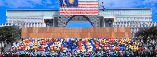 புத்ராஜெயா தேசிய தின முழு ஆடை ஒத்திகை — ஆயிரங்கள் கூடி வெளிப்படுத்திய தேசப்பற்று”