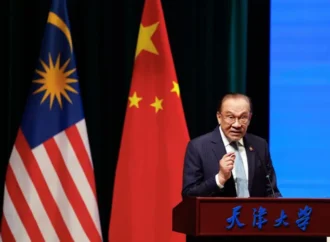 மலேசியா பெரிய சக்திகளுக்கிடையே பாலமாக செயல்படும் -சீனாவிலிருந்து அன்வார்.