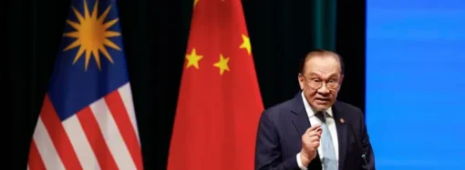 மலேசியா பெரிய சக்திகளுக்கிடையே பாலமாக செயல்படும் -சீனாவிலிருந்து அன்வார்.