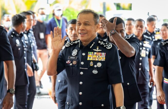 ஒரே தகுதியாக மலேசிய உயர் பள்ளி சான்றிதழ் (STPM) முறையை ஏற்றுக்கொள்ள வேண்டும்:Umany தலைவரை காவல்துறை விசாரணை