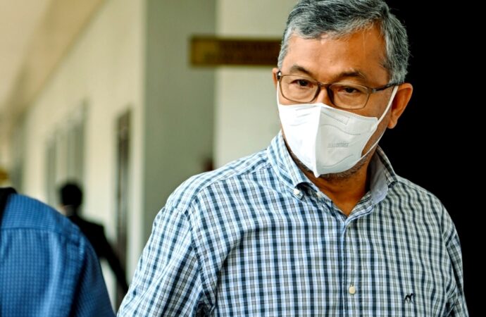 அதிகாரத்தின் தவறான பயன்பாடு-பெர்லிஸ் முன்னாள் முதலமைச்சர்மீது வழக்கு தொடரப்பட்டுள்ளது